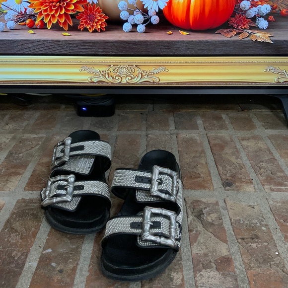 Schultz Sandals - Picture 1 of 8